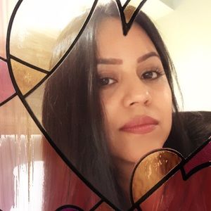 Meet your Posher, Claudia